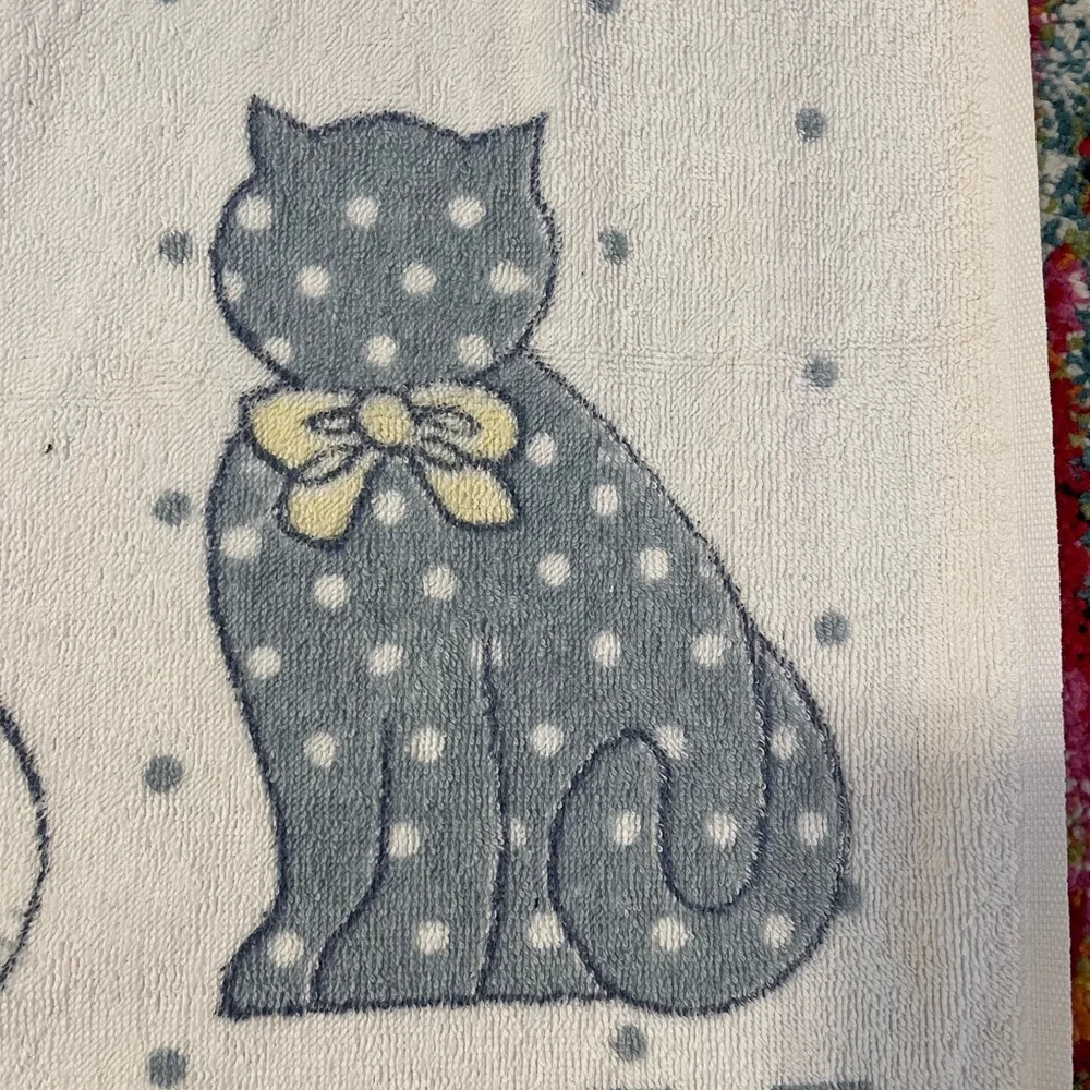 Vintage 80’s Osh Kosh Cat Patterned Sm Bath Towel - White and Blue 100% Cotton
